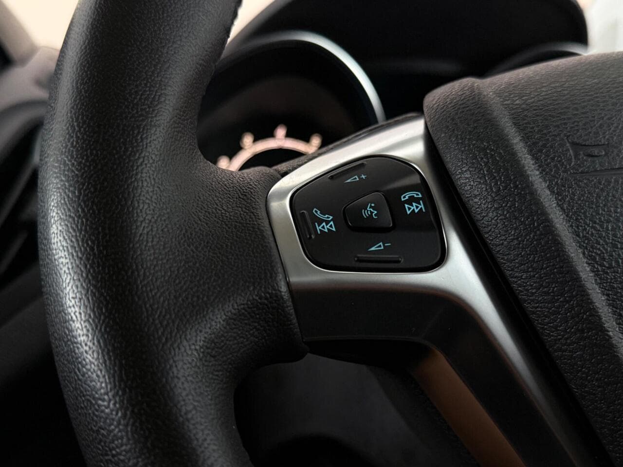 Ford Transit Courier thumbnail Misc Controls