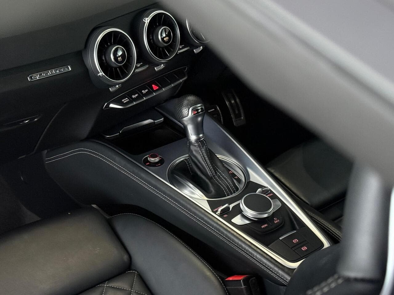 Audi TTS thumbnail Interior Front