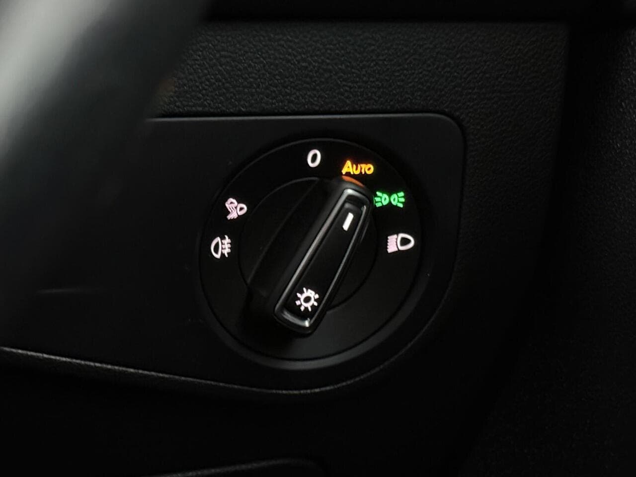 Volkswagen Tiguan thumbnail Misc Controls