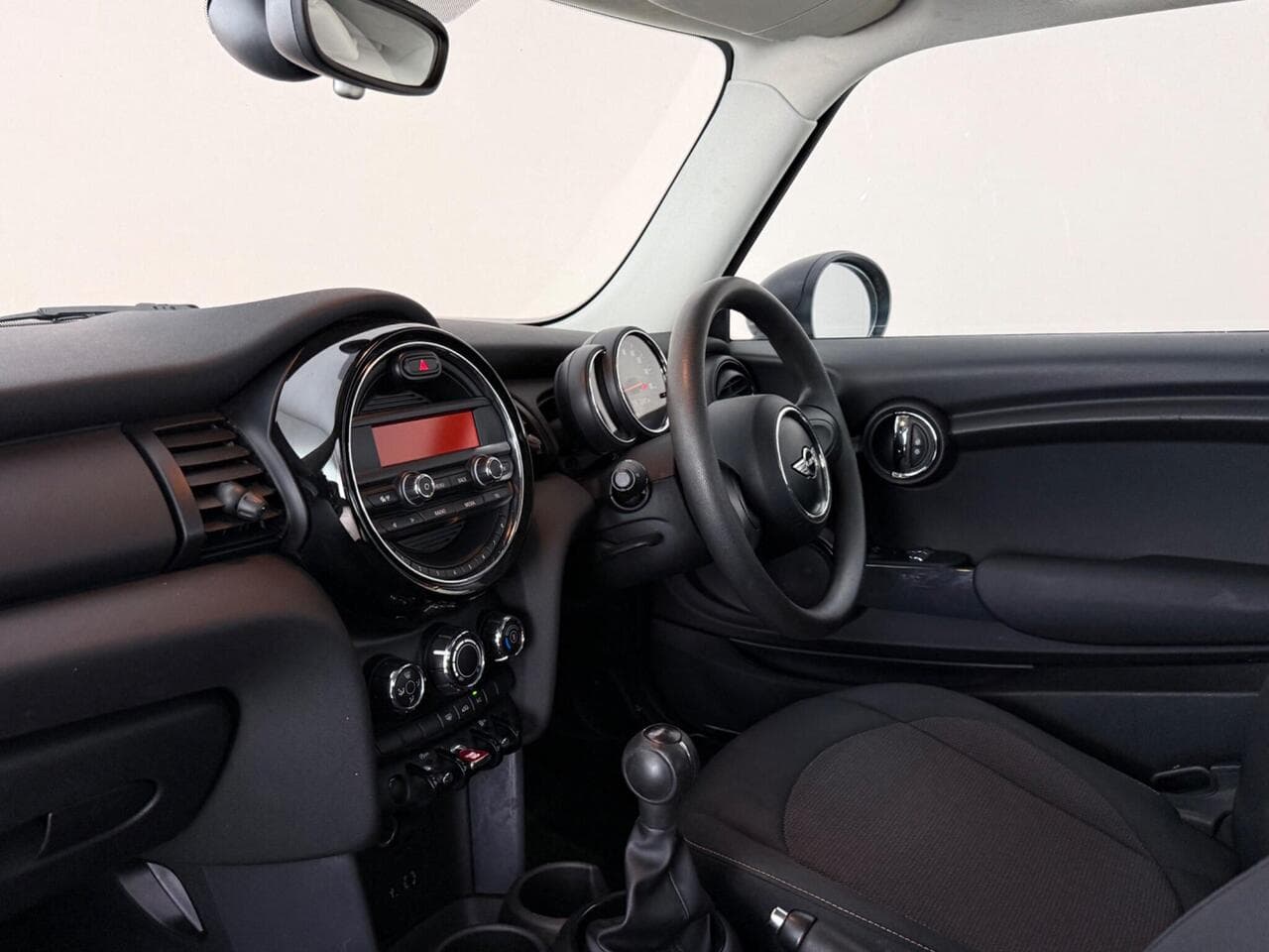 MINI Hatch thumbnail Interior Front