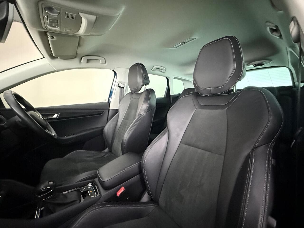 Skoda Karoq thumbnail Seat Front Passenger