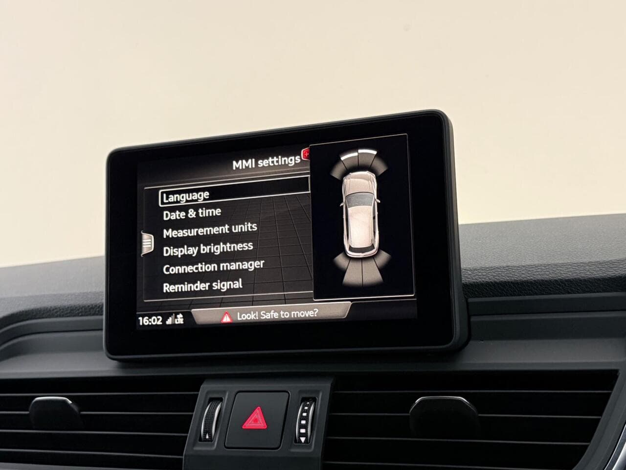 Audi Q5 thumbnail Infotainment System
