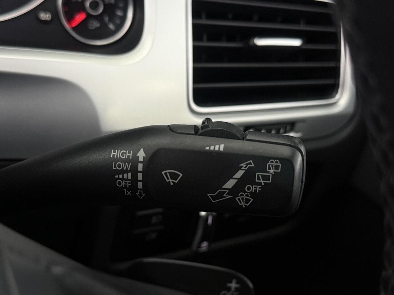 Volkswagen Touareg thumbnail Misc Controls