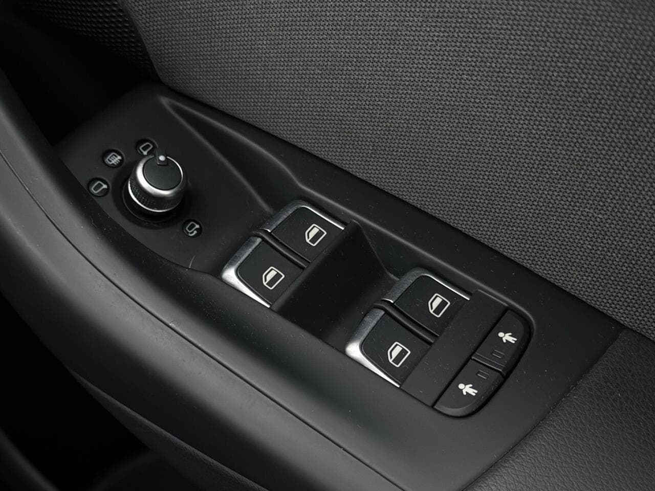 Audi Q3 thumbnail Misc Controls
