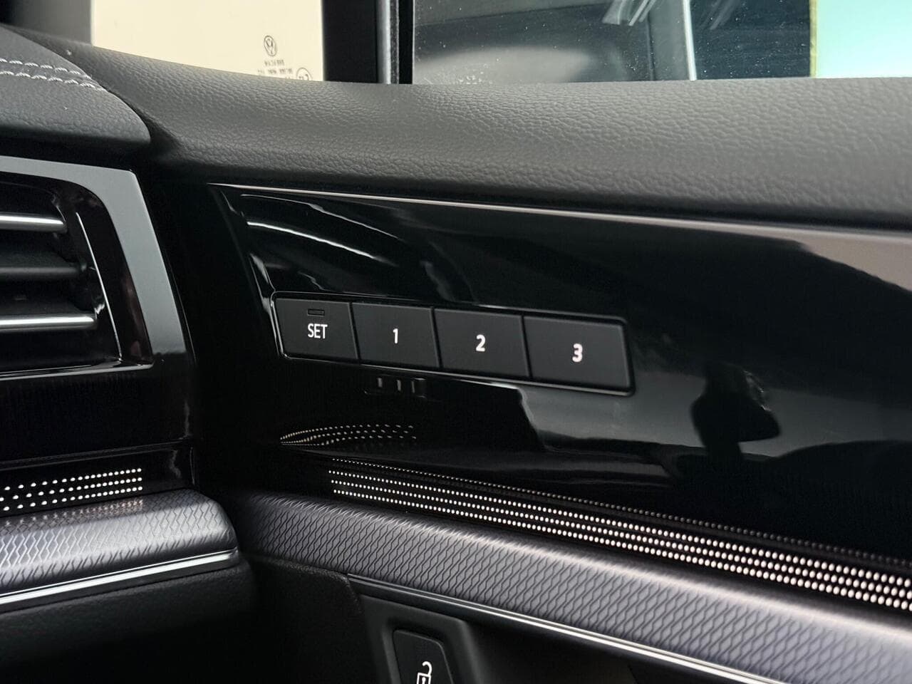Volkswagen Touareg thumbnail Misc Controls