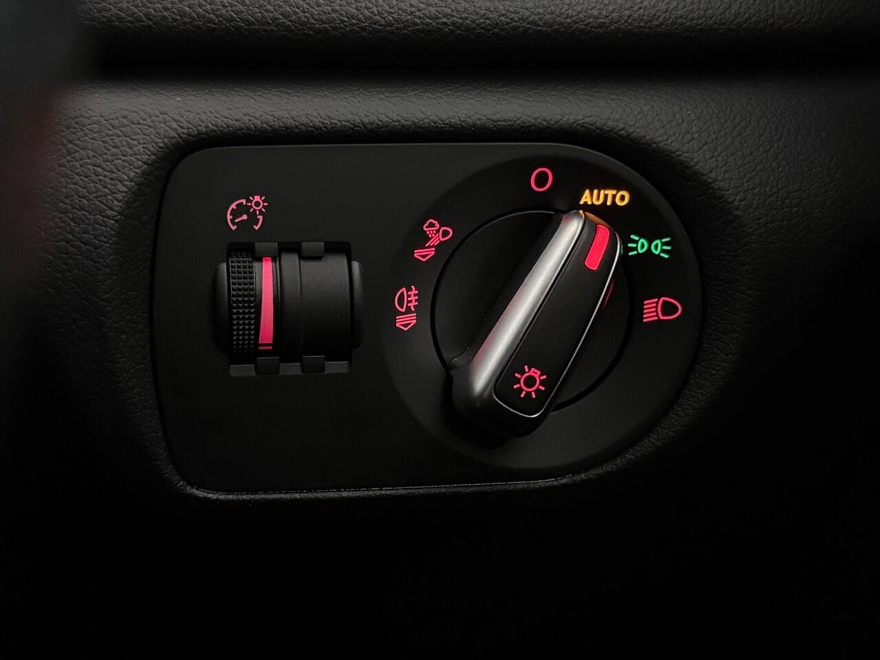 Audi Q3 thumbnail Misc Controls