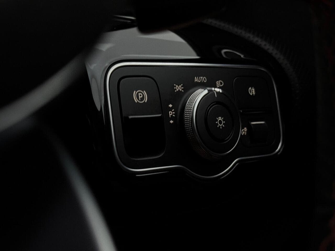 Mercedes-Benz A Class thumbnail Misc Controls