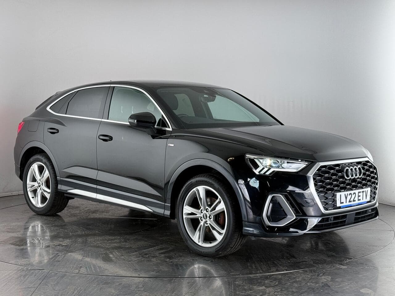 Audi Q3 - Audi Q3 1.5 TFSI CoD 35 S line Sportback Euro 6 (s/s) 5dr
