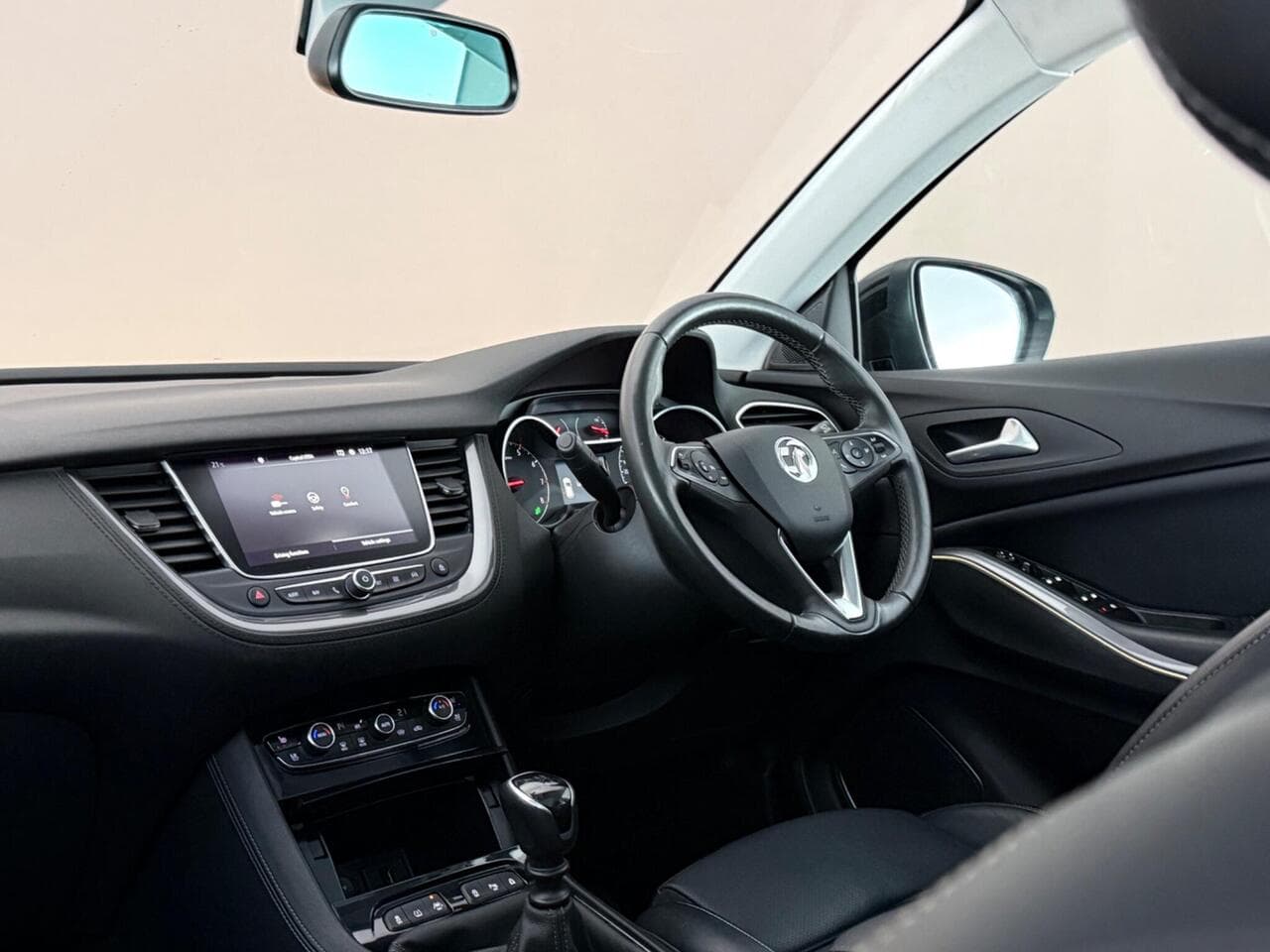 Vauxhall Grandland X thumbnail Interior Front