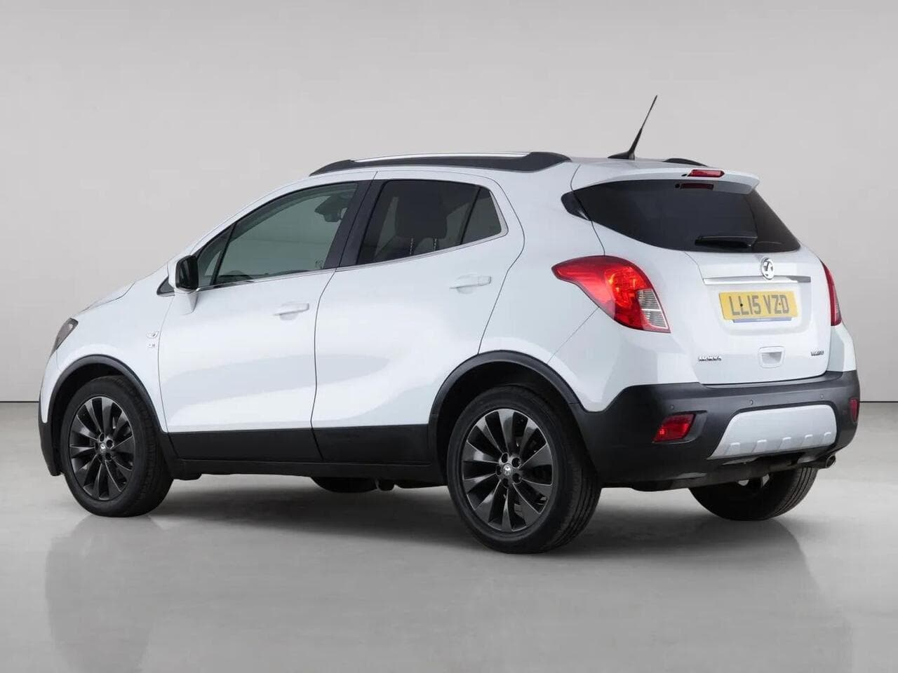 Vauxhall Mokka thumbnail Rear Left