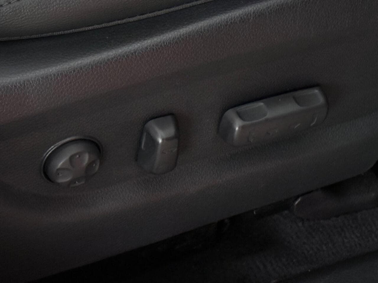 Hyundai Santa Fe thumbnail Misc Controls