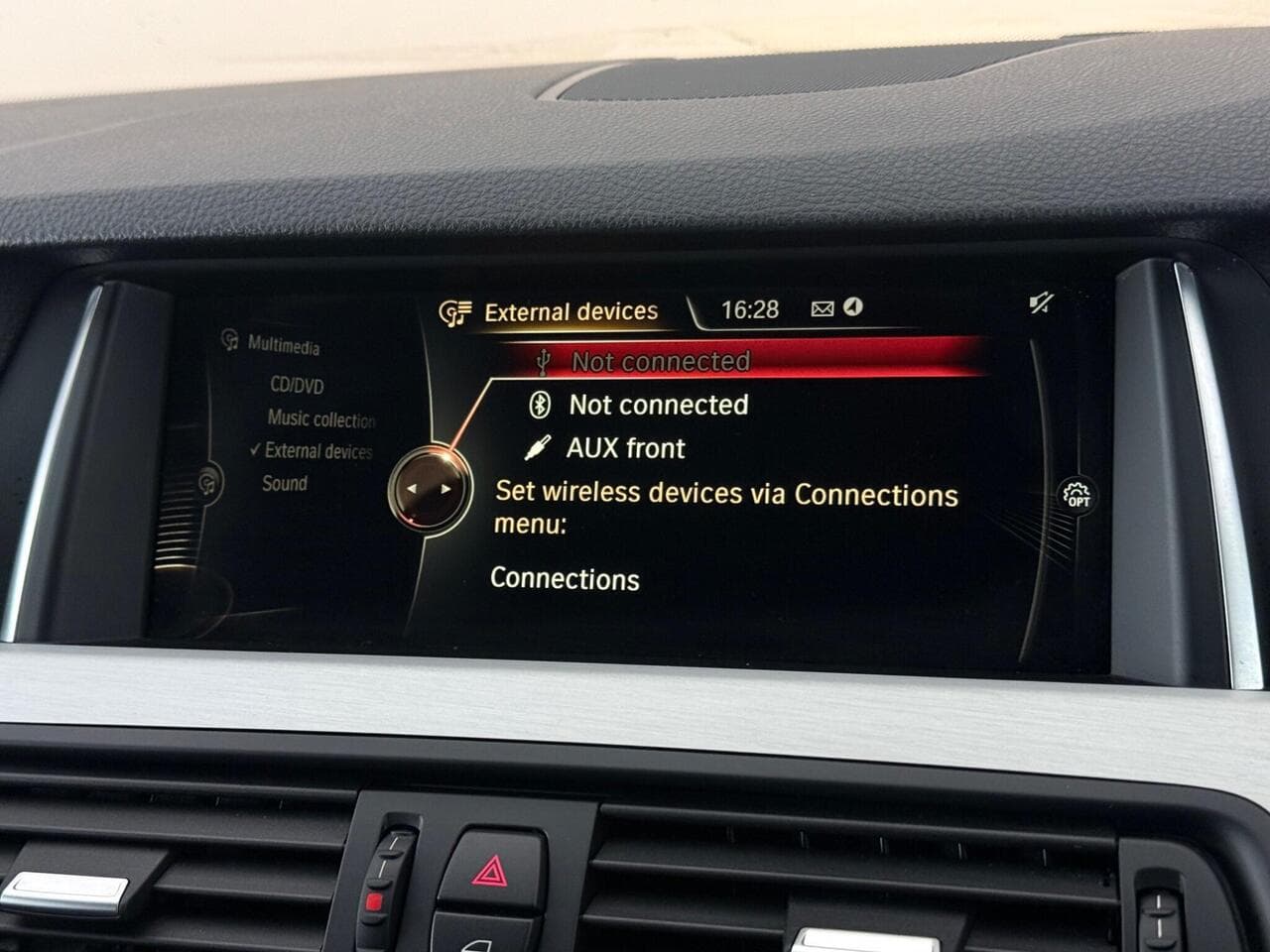 BMW 5 Series thumbnail Infotainment System