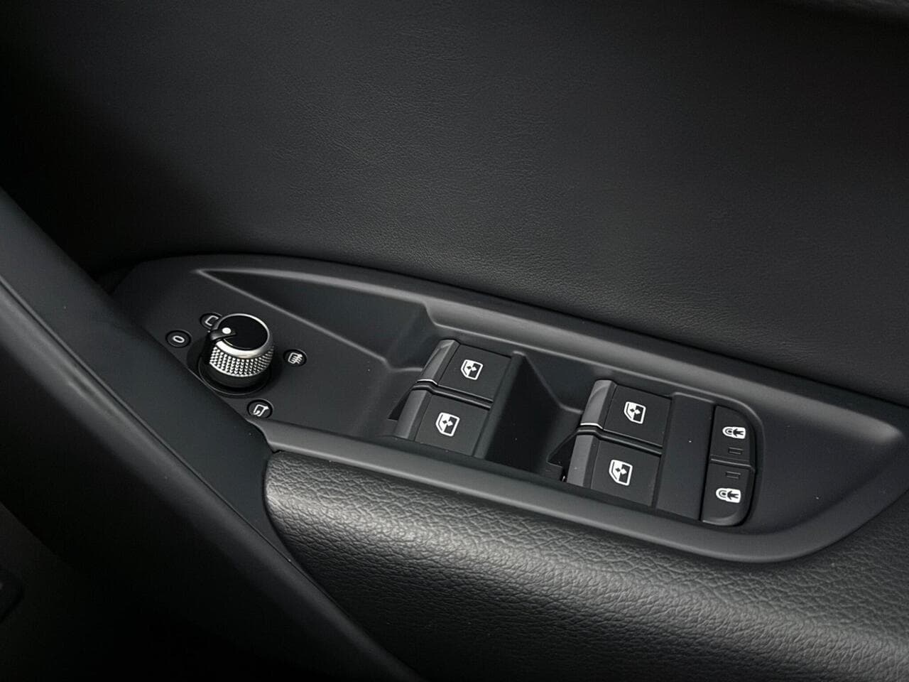 Audi Q5 thumbnail Misc Controls