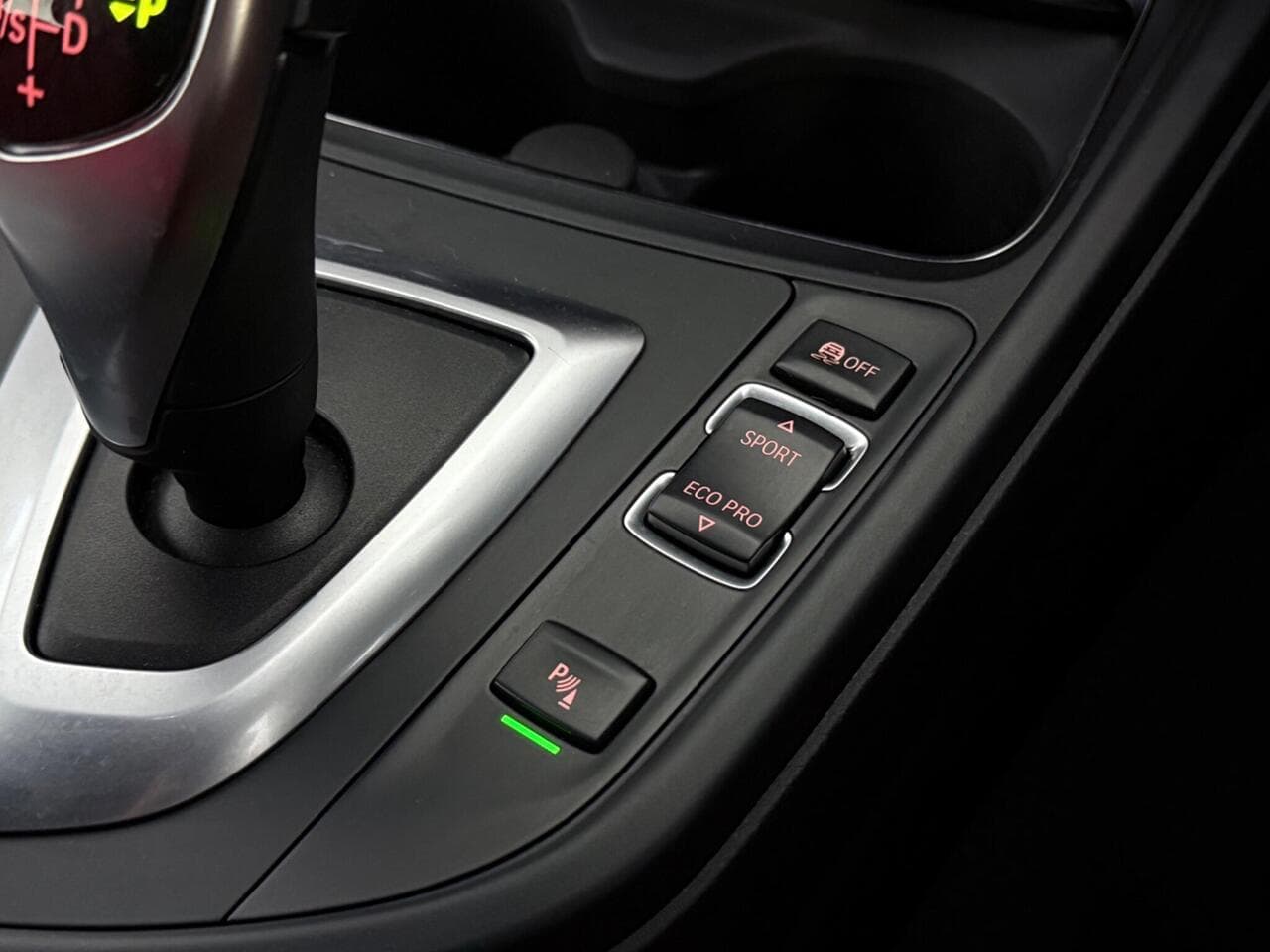 BMW 4 Series Gran Coupe thumbnail Interior Front
