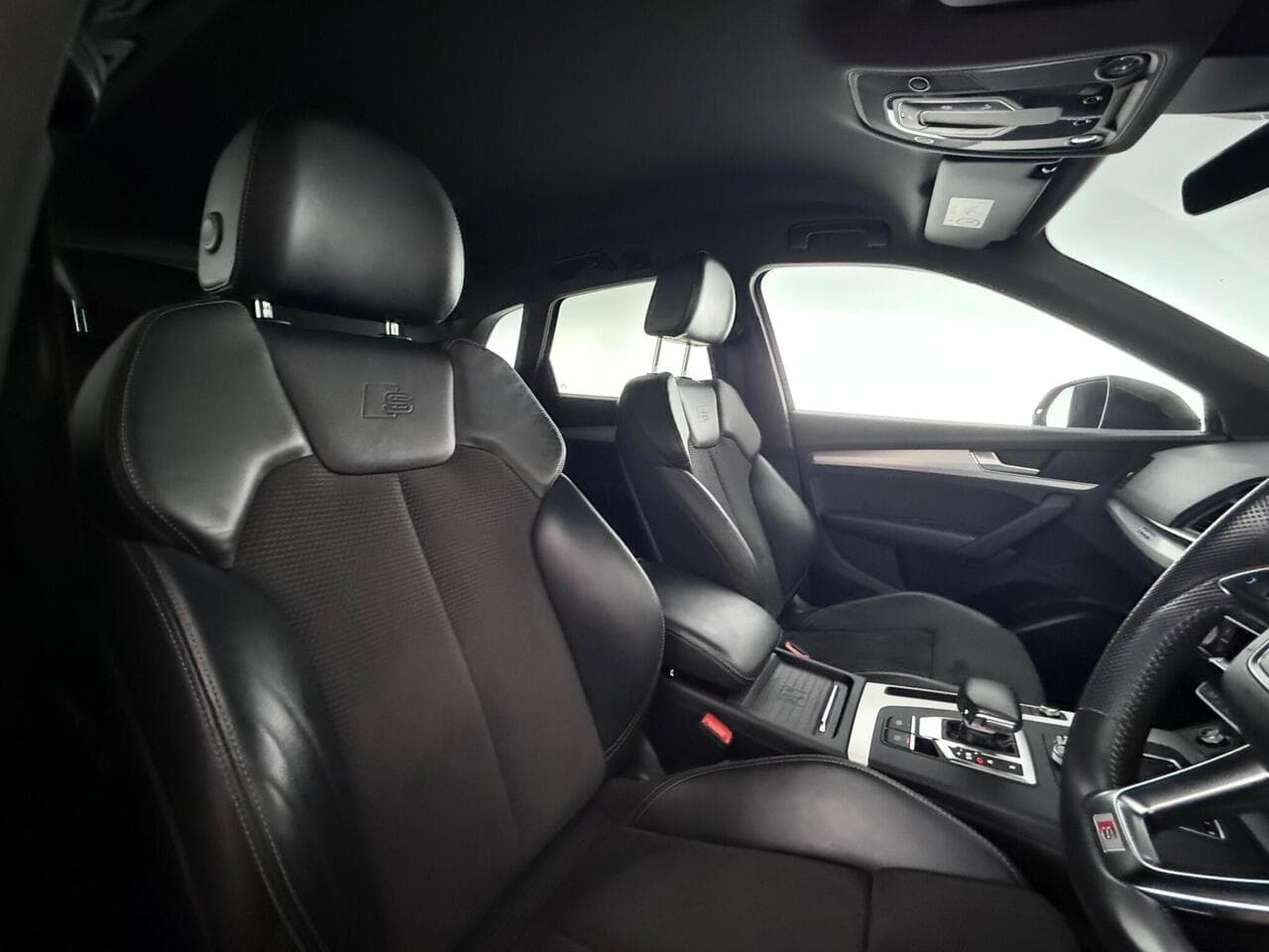 Audi Q5 thumbnail Seat Driver