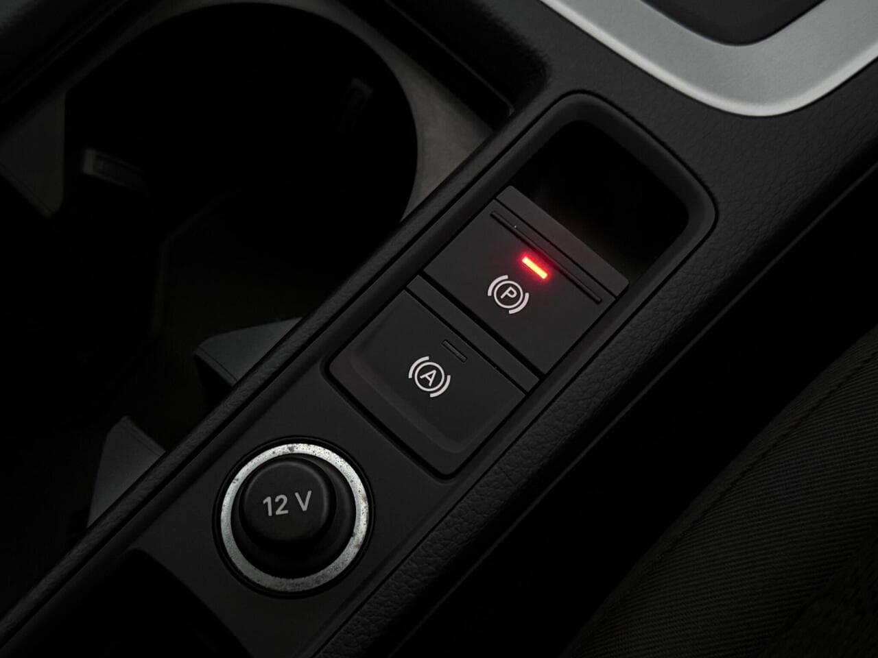 Audi Q3 thumbnail Misc Controls