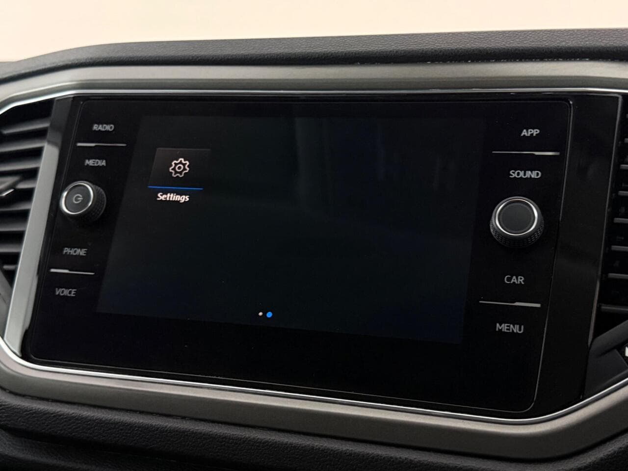 Volkswagen T-Roc thumbnail Infotainment System