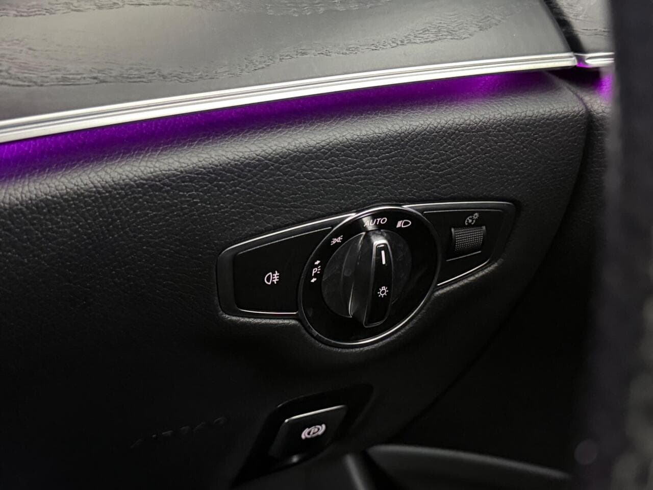 Mercedes-Benz E Class thumbnail Misc Controls