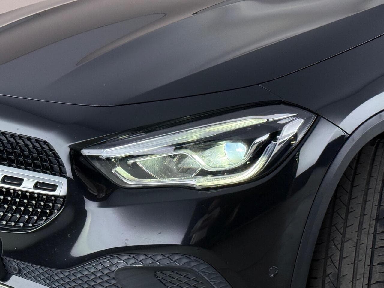 Mercedes-Benz GLA thumbnail Lights Front