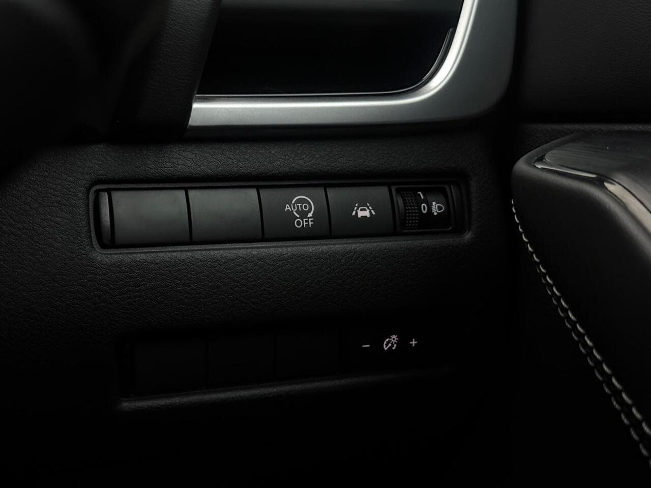 Nissan Qashqai thumbnail Misc Controls