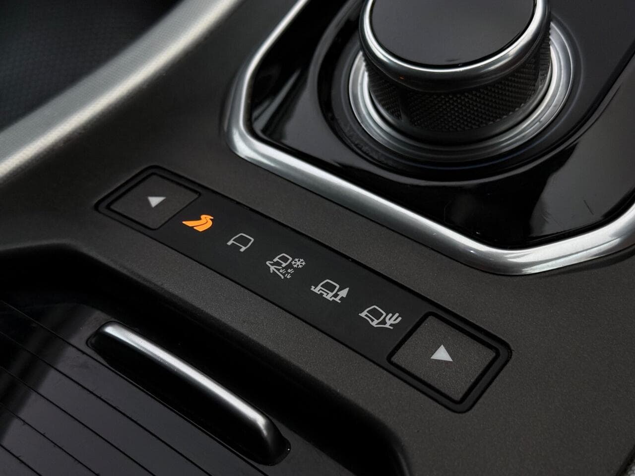 Land Rover Range Rover Evoque thumbnail Misc Controls