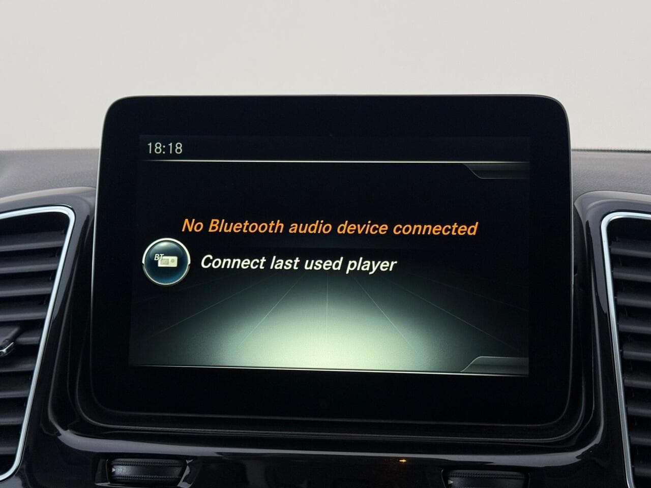 Mercedes-Benz GLE thumbnail Infotainment System