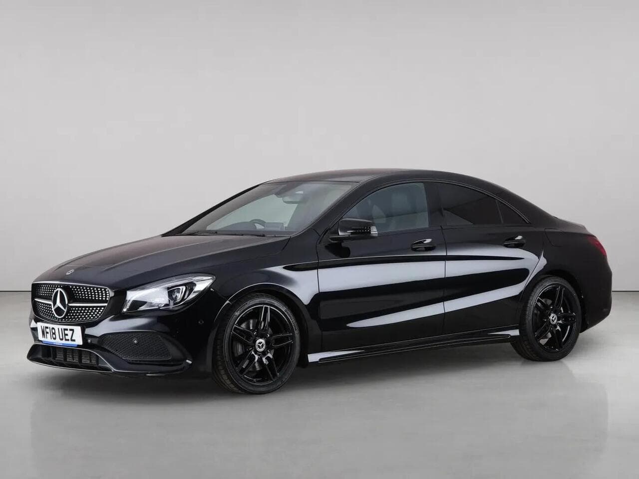 Mercedes-Benz CLA thumbnail Front Left