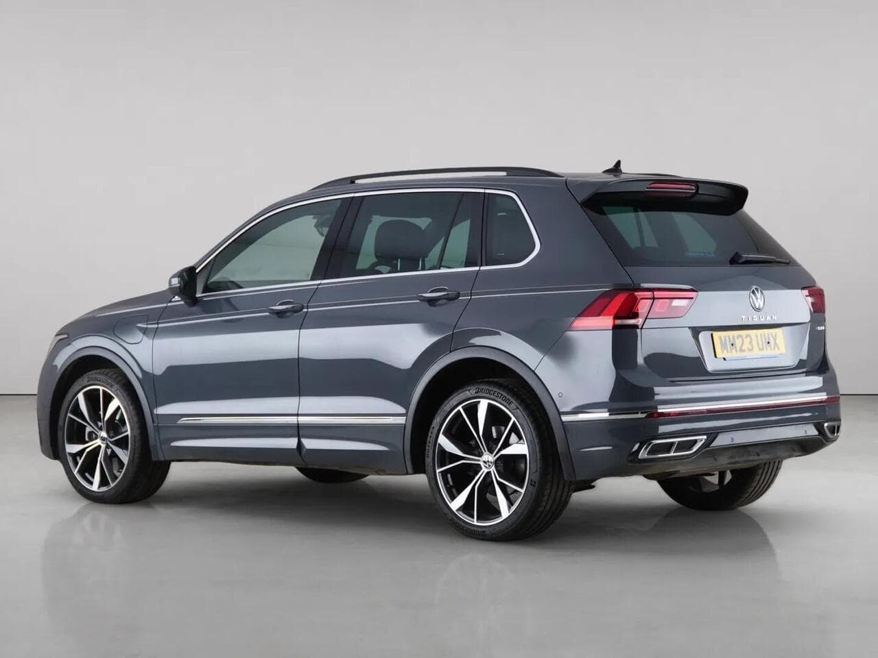 Volkswagen Tiguan thumbnail Rear Left