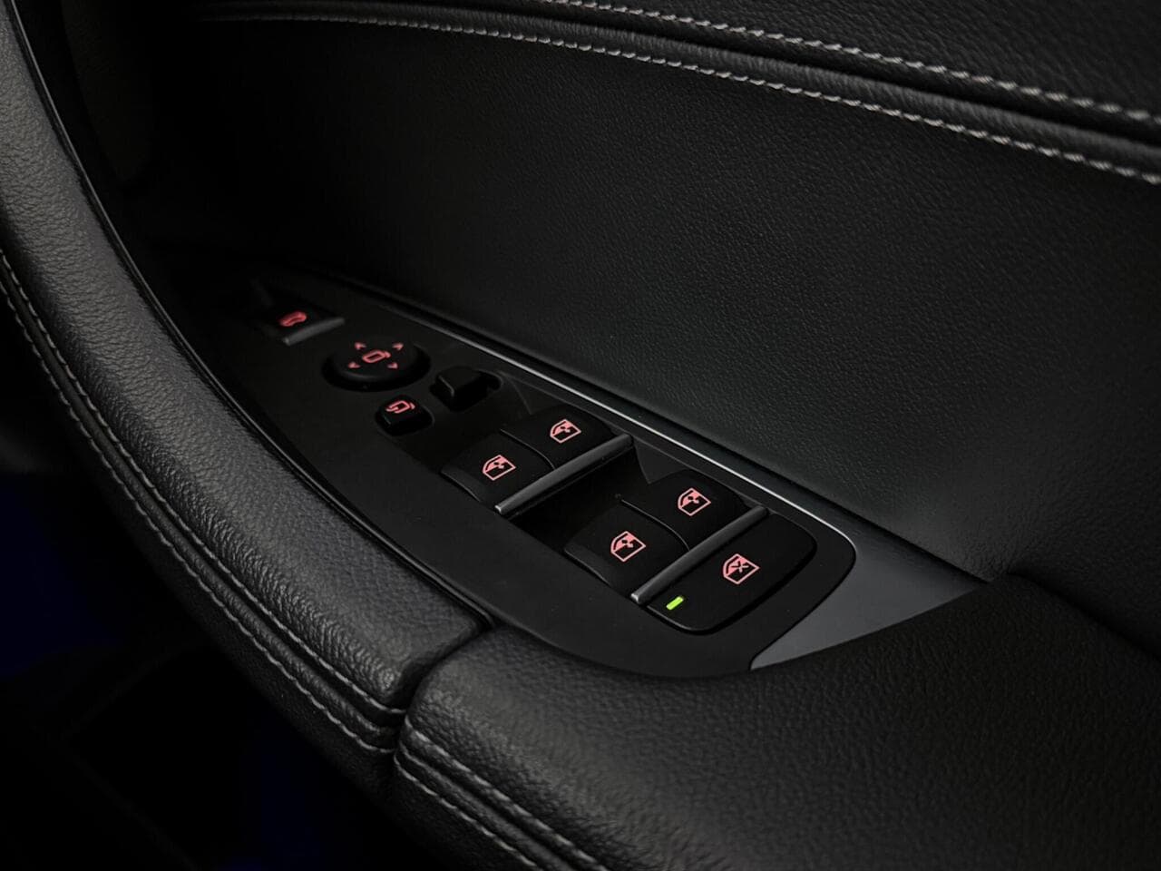 BMW X4 thumbnail Misc Controls