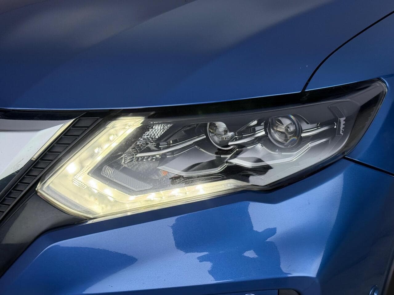 Nissan X-Trail thumbnail Lights Front