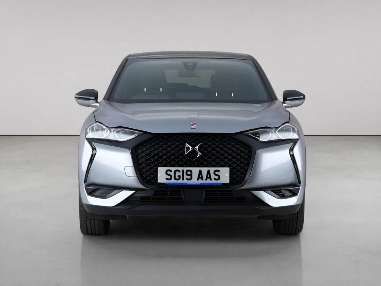 DS AUTOMOBILES DS 3 CROSSBACK thumbnail Front