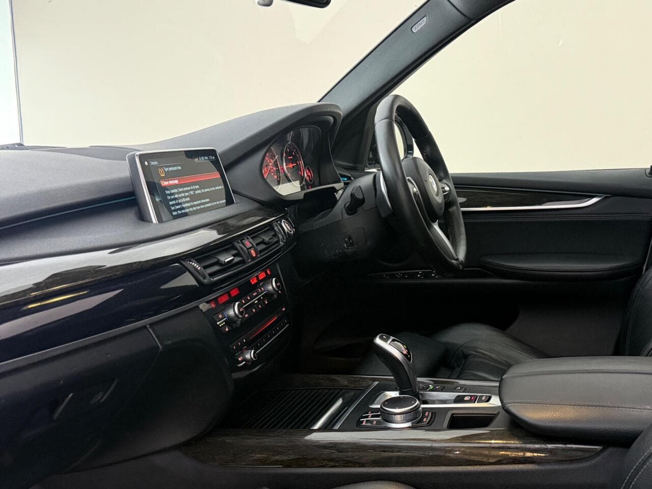 BMW X5 thumbnail Interior Front