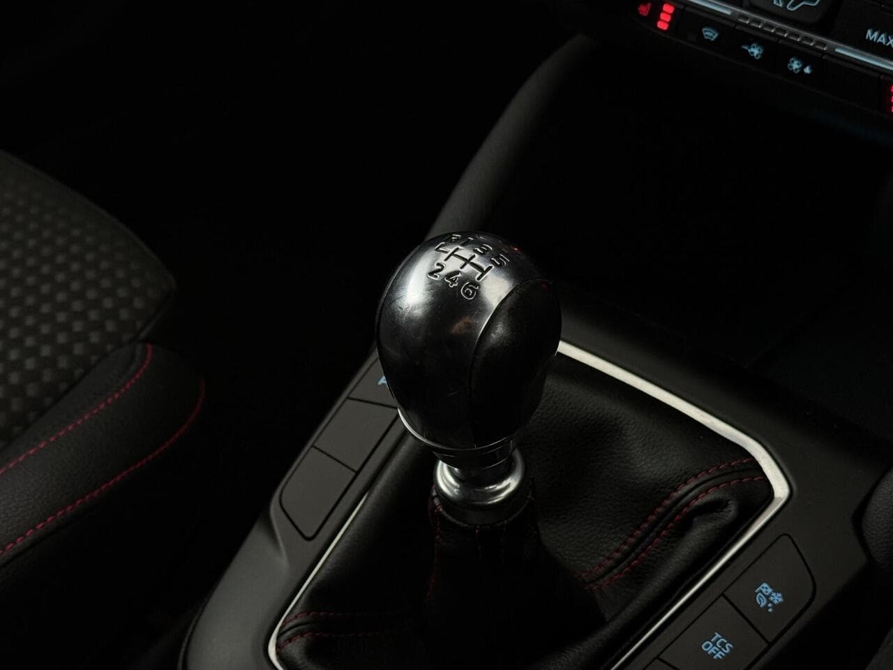 Ford Focus thumbnail Interior Front