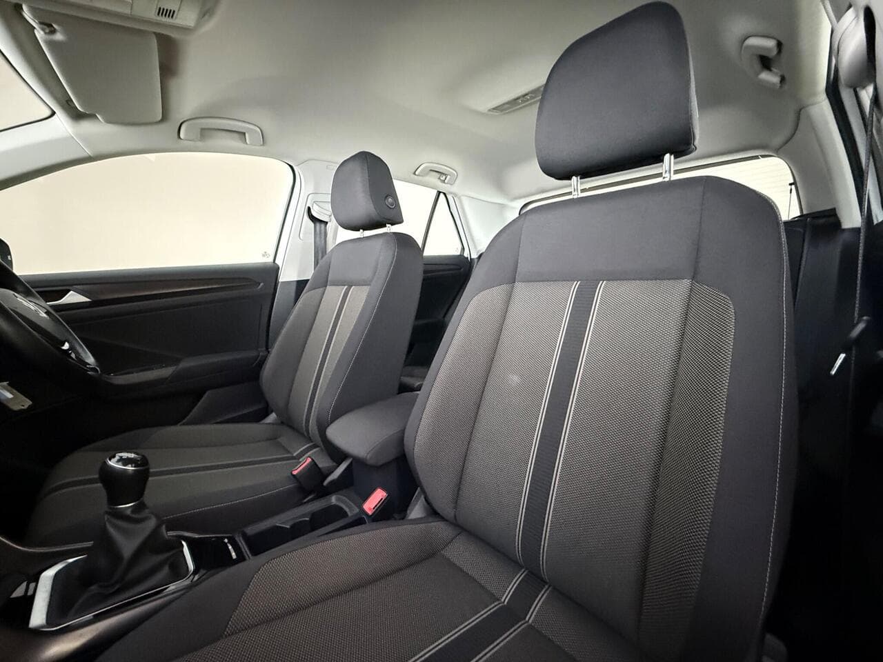 Volkswagen T-Roc thumbnail Seat Front Passenger