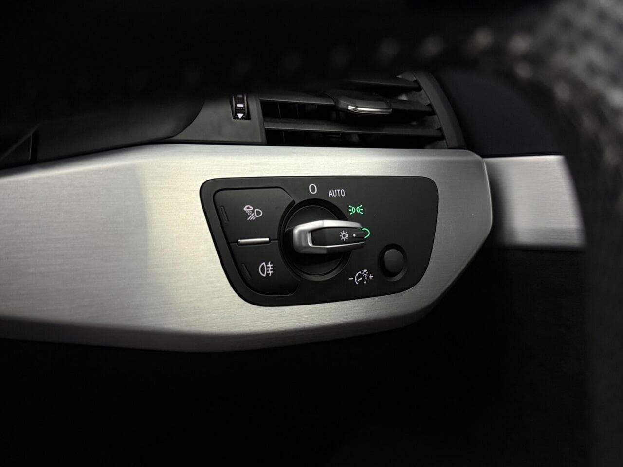 Audi A4 thumbnail Misc Controls