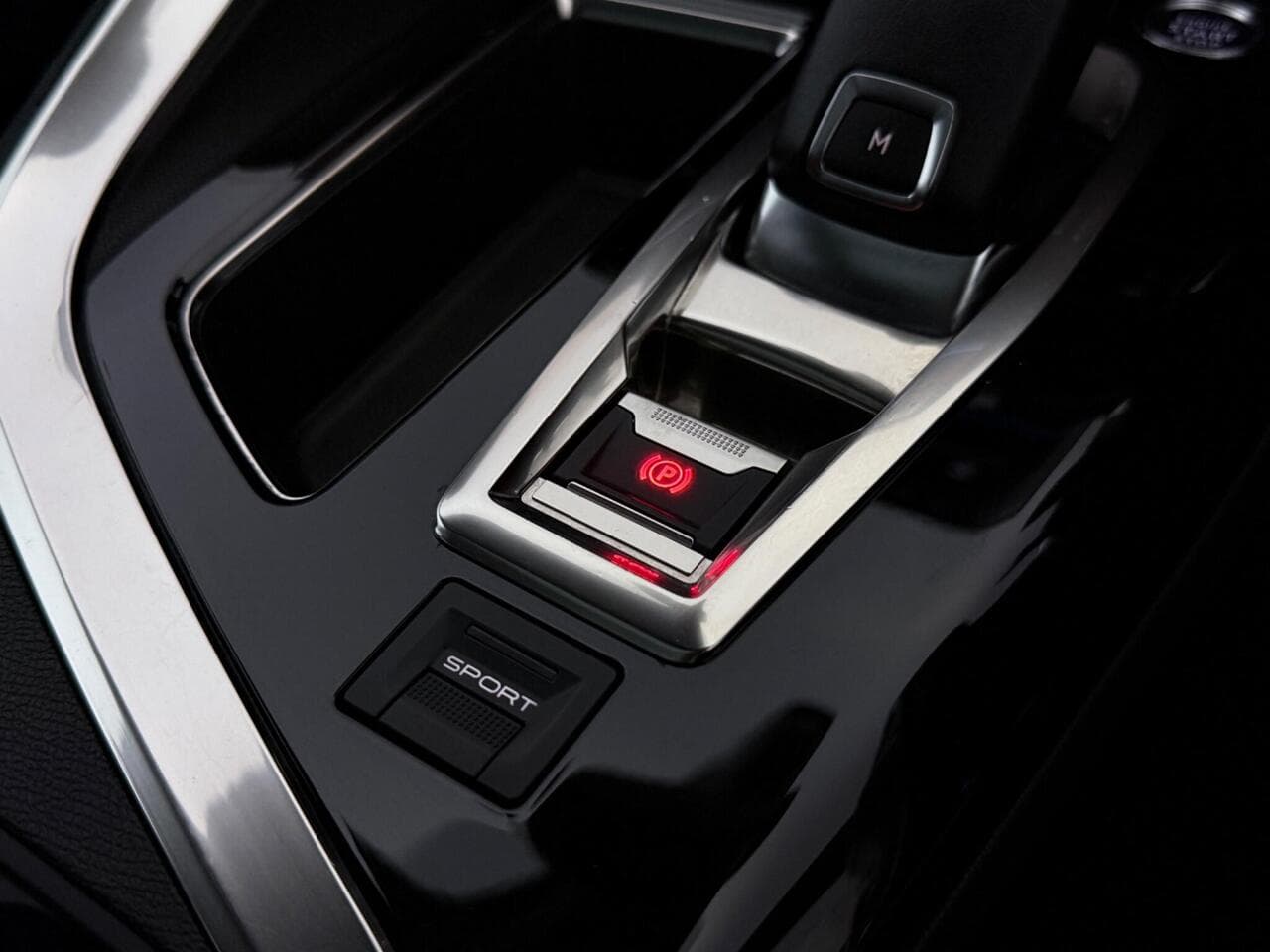 Peugeot 5008 thumbnail Misc Controls