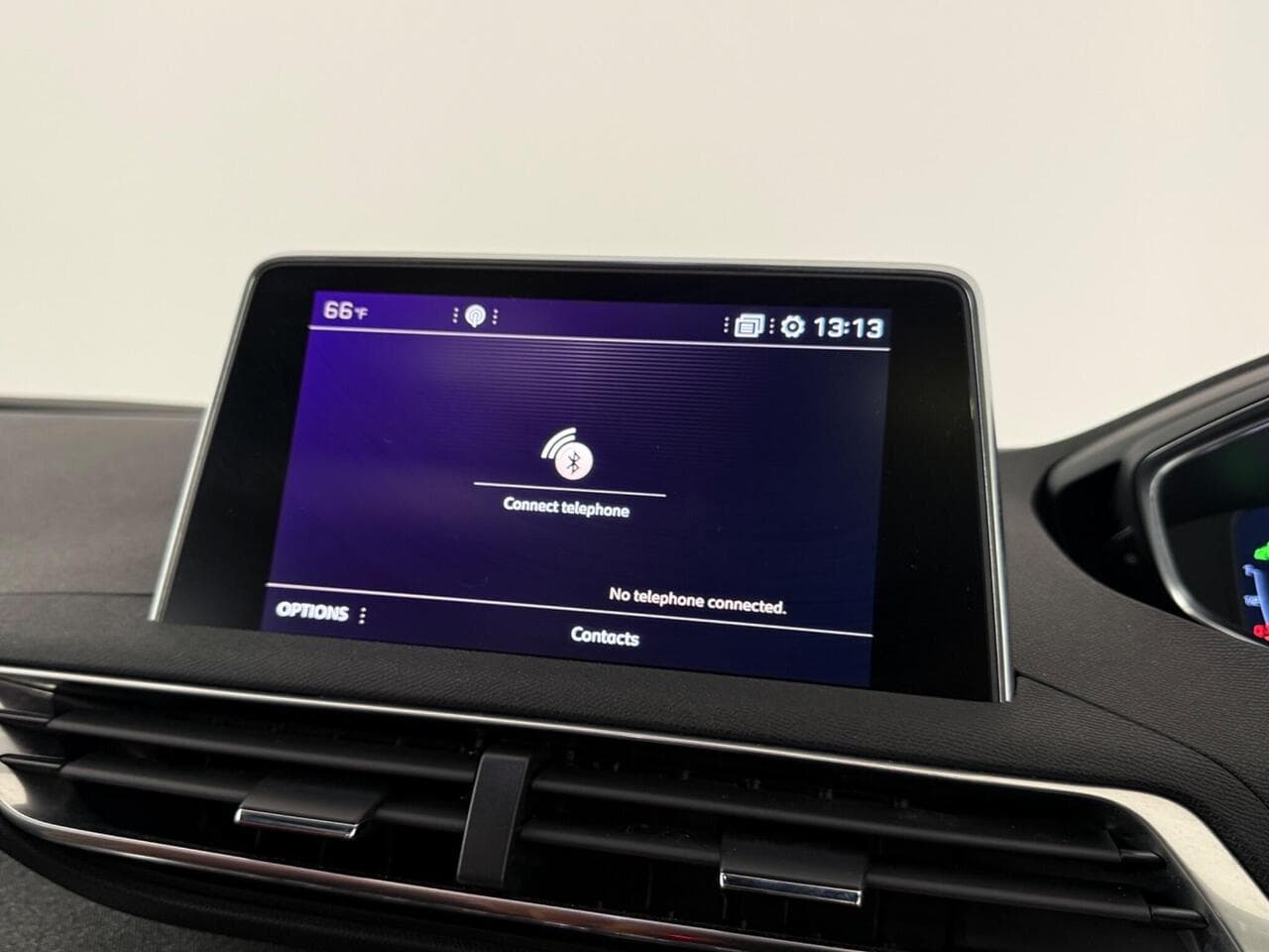 Peugeot 5008 thumbnail Infotainment System
