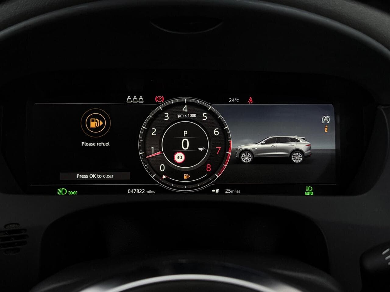 Jaguar F-PACE thumbnail Driver Instruments