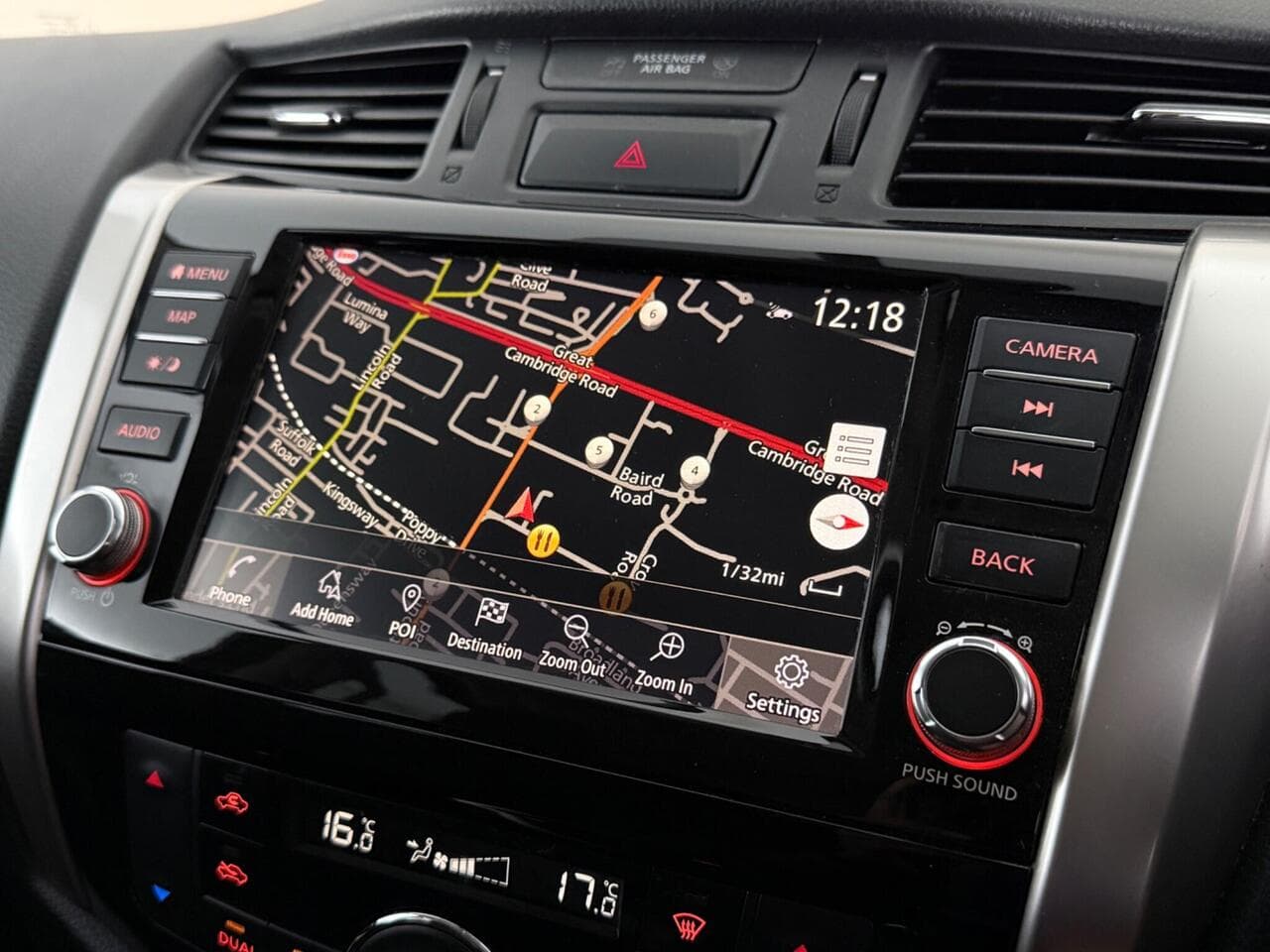 Nissan Navara thumbnail Infotainment System