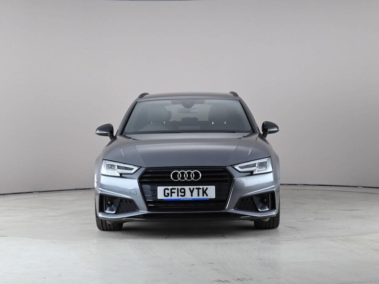 Audi A4 Avant thumbnail Front