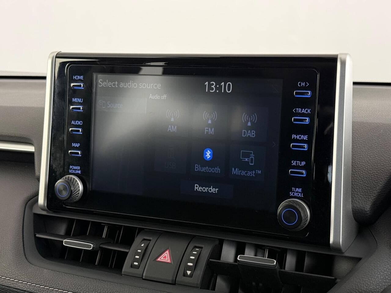 Toyota RAV4 thumbnail Infotainment System