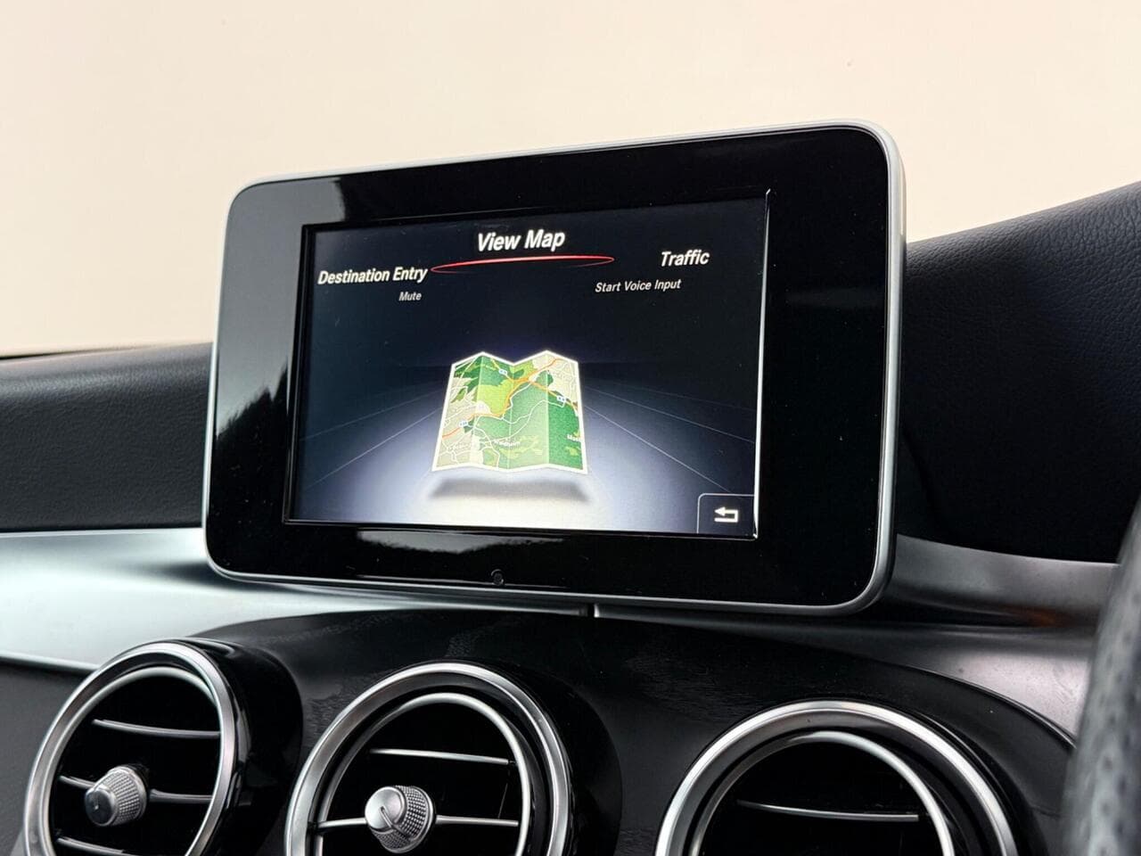Mercedes-Benz GLC thumbnail Infotainment System