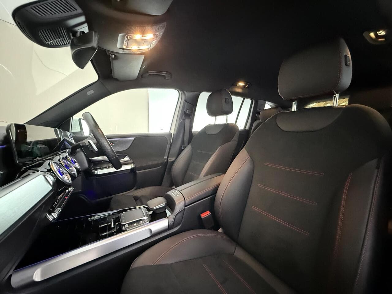 Mercedes-Benz GLB thumbnail Seat Front Passenger