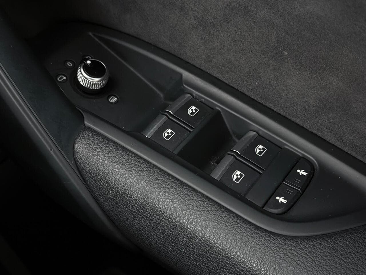 Audi Q5 thumbnail Misc Controls