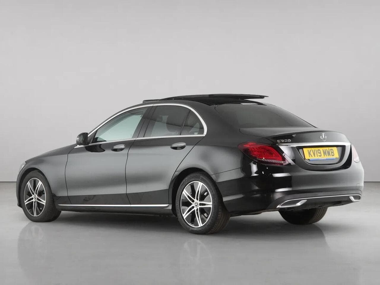 Mercedes-Benz C Class thumbnail Rear Left