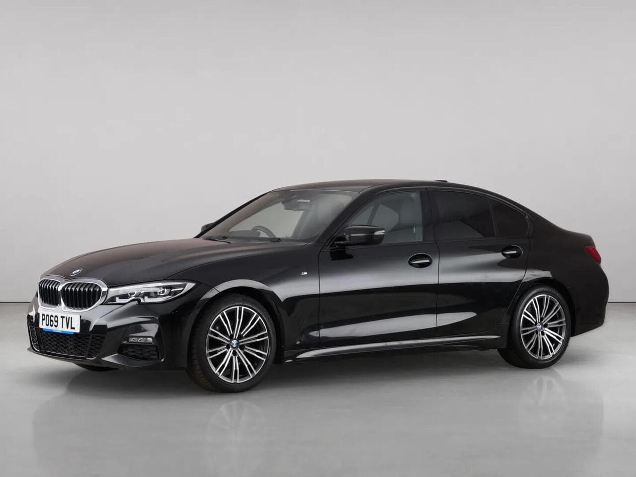 BMW 3 Series thumbnail Front Left