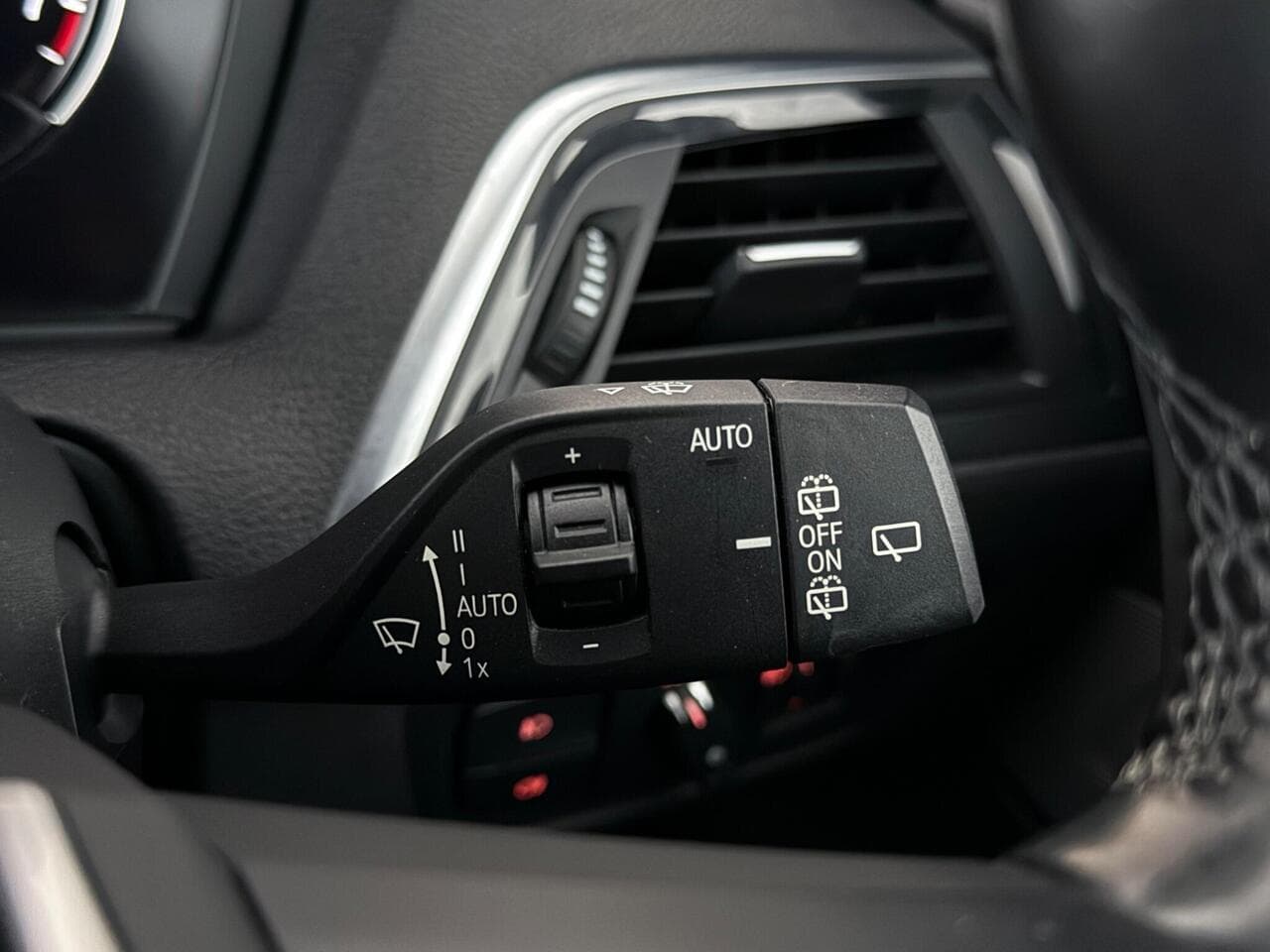 BMW 1 Series thumbnail Misc Controls