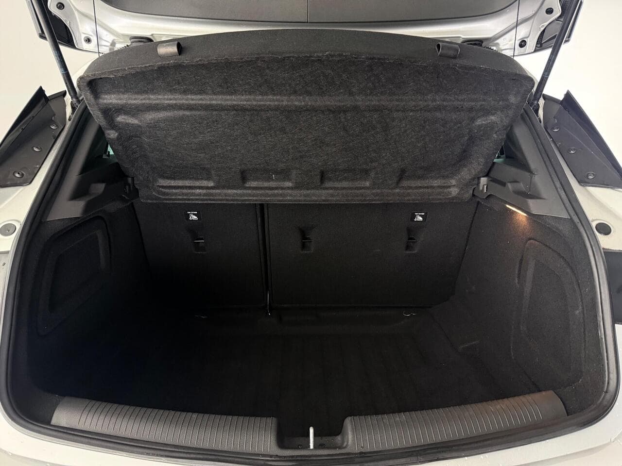 Vauxhall Astra thumbnail Boot