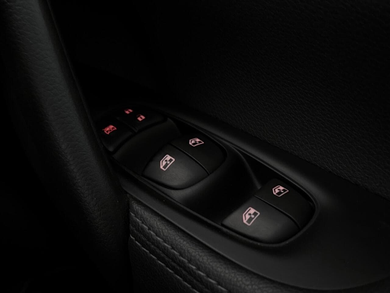 Nissan Qashqai thumbnail Misc Controls
