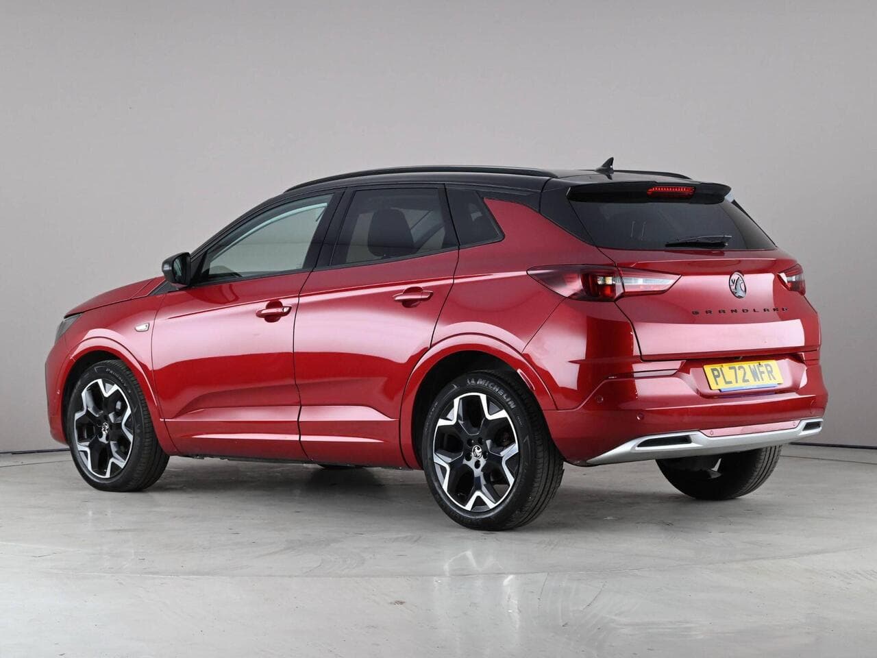 Vauxhall Grandland thumbnail Rear Left